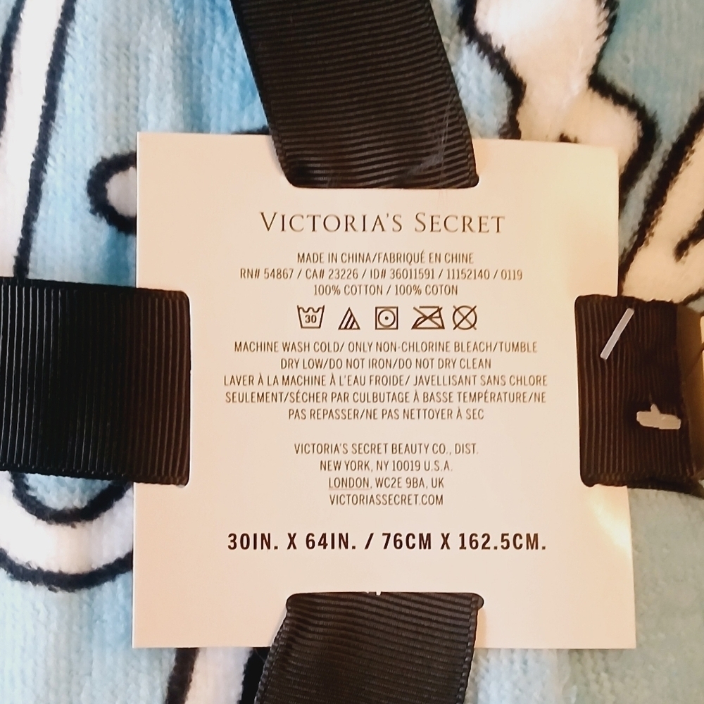 Victoria's Secret Beach Towel - Picture 3 of 5
